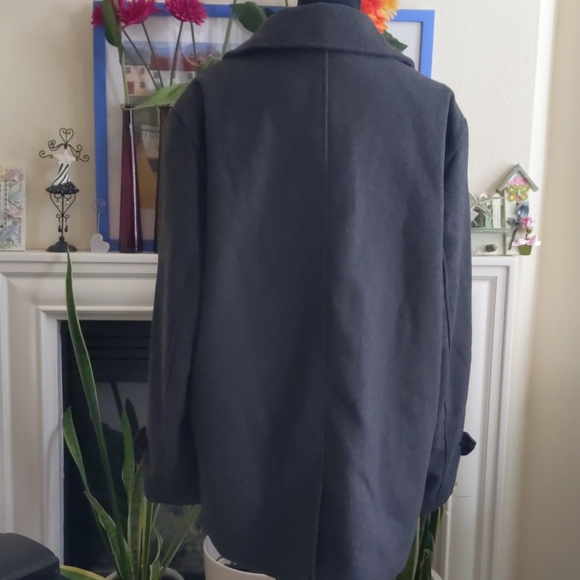 Three Buttons Women's Coat (bx#5) - Picture 4 of 4